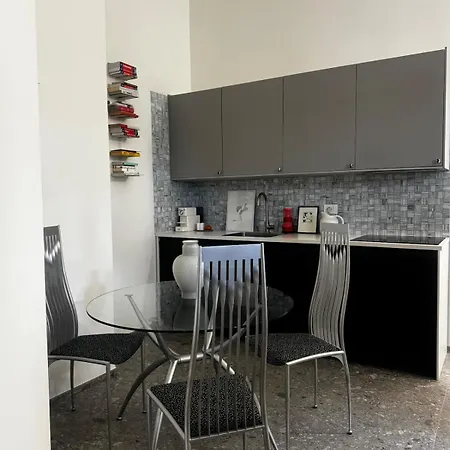 C L I N K E R H O U S E Milán