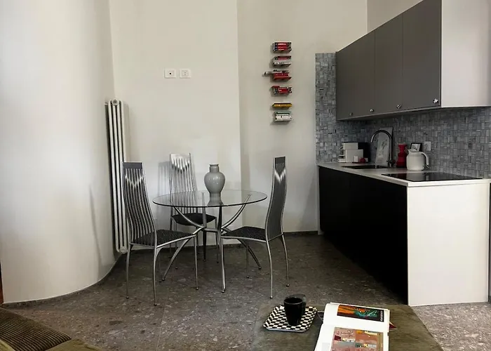 Apartment C L I N K E R H O U S E *